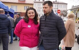 Od lewej Członkini kgw Osiek Agnieszka Suliborska, radny Łukasz Kiciński. 
