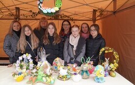 ZS Osieku podczas Jarmarku Wielkanocnego w Osieku. 