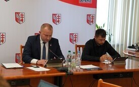 Przewodniczący Rady Miejskiej w Osieku Piotr Baran i Wiceprzewodniczący Rady Miejskiej w Osieku Łukasz Kiciński