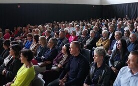 Publiczność na spektaklu "Żyniacka czyli Pokuta"