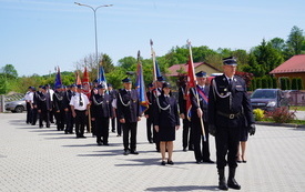 Strażacy z gminy osiek podczas obchod&oacute;w dnia strażaka.