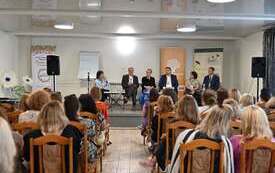 Uczestnicy debaty w Szwagrowie