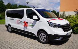 Nowy mikrobus Centrum Opiekuńczo-Mieszkalnego w Bukowej