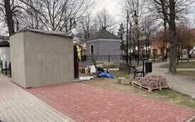 Etap budowy przystanku z szaletem