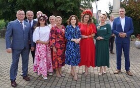 Starości Dożynkowi, Burmistrz Miasta i Gminy Osiek Magdalena Marynowska, Zastępca Burmistrza Joanna Walczak, Posłana na Sejm RP Anna Krupka