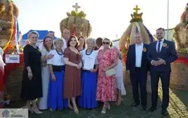 Delegacja z Gminy Osiek na Dożynkach Powiatowych z Posłanką Anną Krupką i Wicestarostą Staszowskim