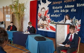 Spektakl proces szesnastu podczas konferencji. 