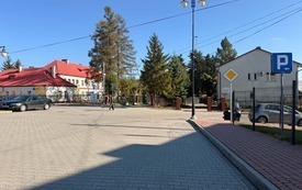Zmiana organizacji ruchu na parkingu przy OPS, MGOK oraz Żłobku w Osieku nowe znaki drogowe. 