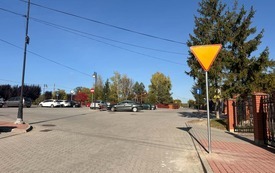 Zmiana organizacji ruchu na parkingu przy OPS, MGOK oraz Żłobku w Osieku nowe znaki drogowe.