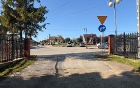 Zmiana organizacji ruchu na parkingu przy OPS, MGOK oraz Żłobku w Osieku nowe znaki drogowe. 