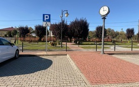 Zmiana organizacji ruchu na parkingu przy OPS, MGOK oraz Żłobku w Osieku nowe znaki drogowe. 