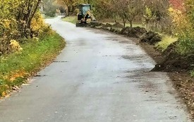 Czyszczeniem poboczy dr&oacute;g gminnych&nbsp;w miejscowości Matiasz&oacute;w