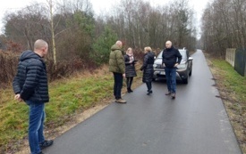 Odbi&oacute;r odcink&oacute;w dr&oacute;g, zrealizowanych na&nbsp;obszarze miasta oraz&nbsp;sołectw gminy Osiek na czele z Panią Burmistrz Magdaleną Marynowską, Kierownikiem Referatu Budownictwa, Inwestycji i Zam&oacute;wień Publicznych Wojciechem Pargiełą.