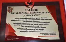 Podziękowanie dla stowarzyszenia "Osieczanie" z okazji obchodzonego jubileuszu 10 lecia