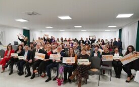 Uczestnicy gali Działaj Lokalnie wśr&oacute;d nich Burmistrz Miasta i Gminy Osiek Magdalena Marynowska, Burmistrz Miasta i Gminy Połaniec Jacek Nowak, Burmistrz Miasta i Gminy Szydł&oacute;w Andrzej Tuz, Burmistrz Miasta i Gminy Bogoria Marcin Adamczyk. 