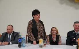 Skarbnik gminy Osiek Małgorzata Oleszek kierująca swoje słowa do druh&oacute;w z OSP Szwagr&oacute;w podczas zebrania sprawozdawczo-wyborczego. 