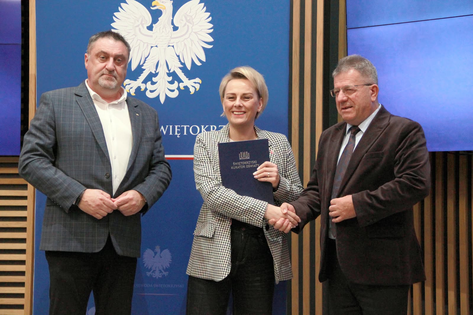 Podpisanie umowy w&nbsp;ramach programu Pracownie Kompas Jutra