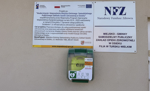 Nowy defibrylator AED przy filii Ośrodka Zdrowia w Tursku Wielkim