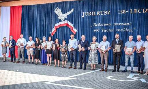Uroczystość jubileuszu 125-lecia Publicznej Szkoły Podstawowej w Pliskowoli oraz nadania imienia Orła Białego