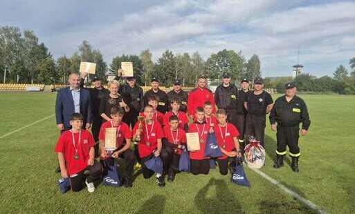 Reprezentanci Gminy Osiek podczas powiatowych zawodów sportowo-pożarniczych OSP w Staszowie 
