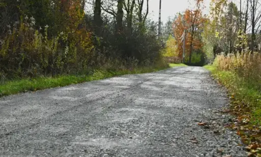 Zakończona inwestycja utwardzenie nawierzchni kruszywem w Tursko Wielkie. 